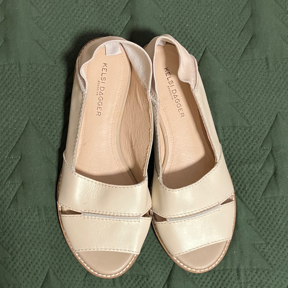 Kelsi Dagger Cream Leather Footwear womens size 7